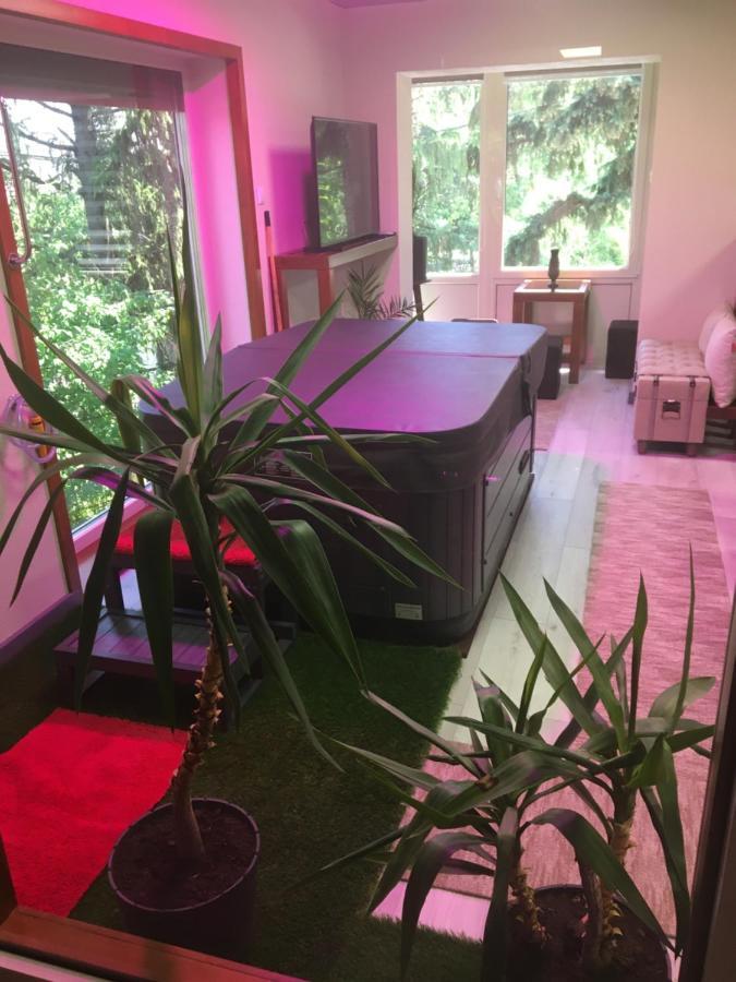 E 14 Aparthotel Berekfürdő Εξωτερικό φωτογραφία