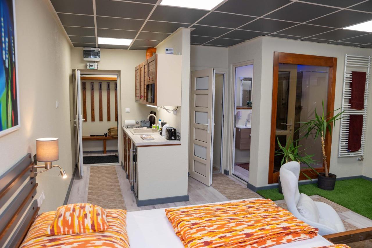 E 14 Aparthotel Berekfürdő Εξωτερικό φωτογραφία