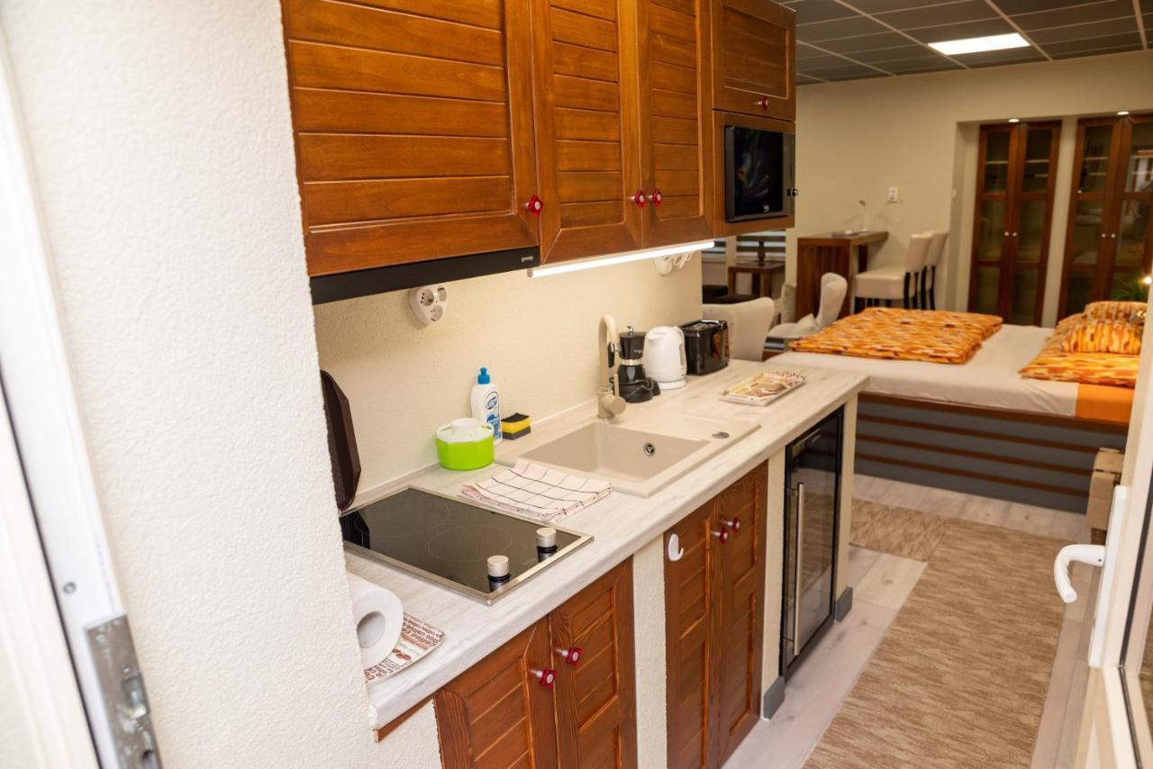 E 14 Aparthotel Berekfürdő Εξωτερικό φωτογραφία