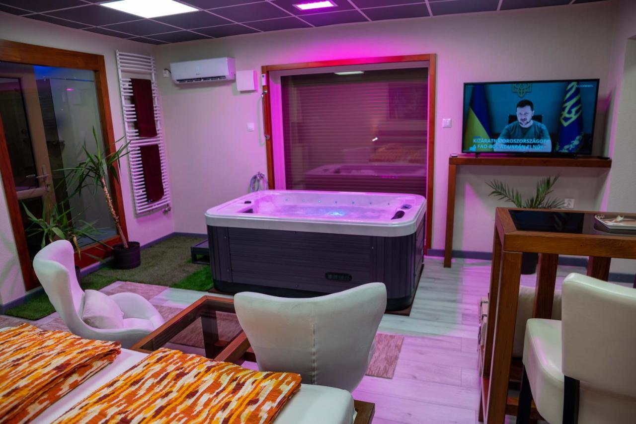 E 14 Aparthotel Berekfürdő Εξωτερικό φωτογραφία